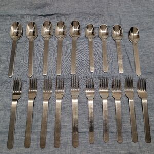 West‎ Elm Brushed Round Flatware Silverware Fork & Spoon Set Of 19